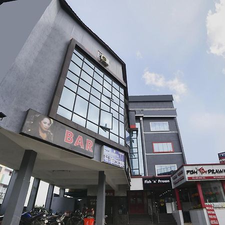 Collection O Vadapalani Hotel Chennai Exterior photo