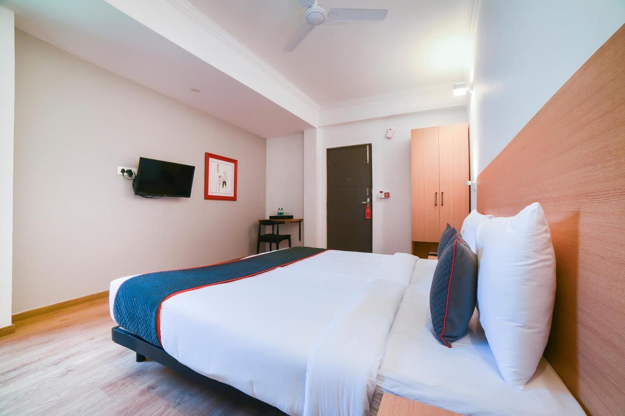 Collection O Vadapalani Hotel Chennai Exterior photo
